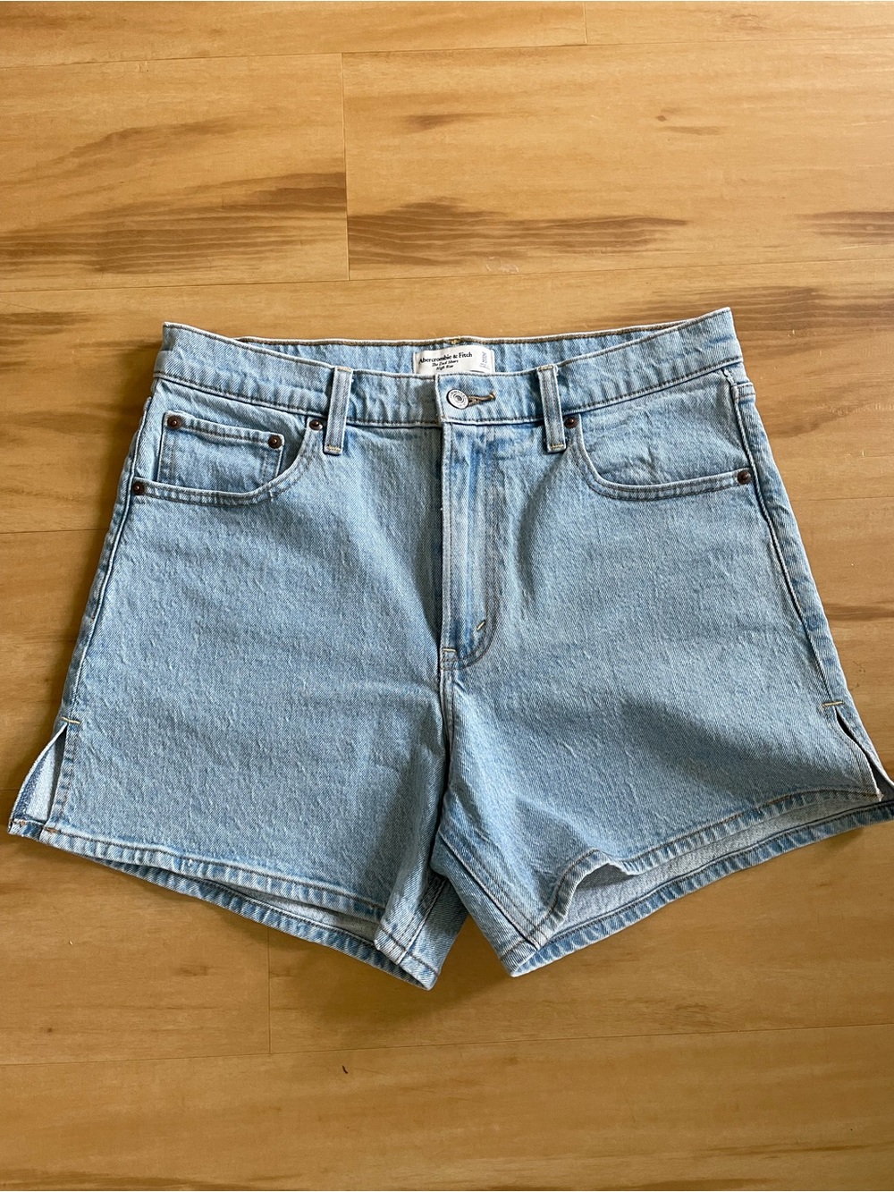 Abercrombie Dad Short High Rise